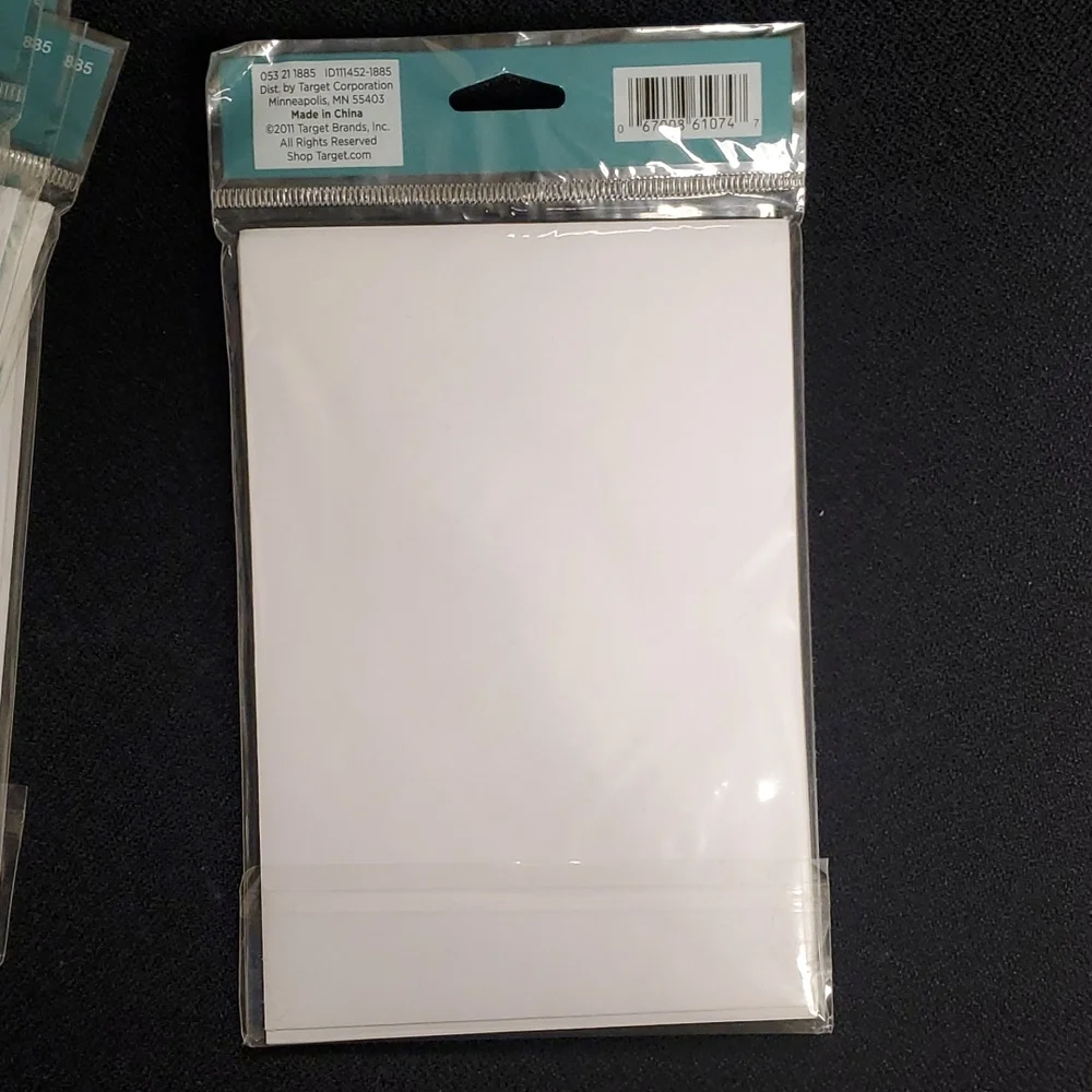 Set of 5 packs of invitations (8 invites per pack so 40 total)‎